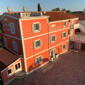 B&b-ld Bed & Breakfast Pula