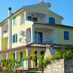 Geiger Apartment