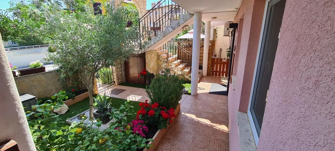 Bed & Breakfast Villa Adriana Premantura 3*,  Kroatien